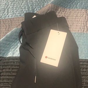 Lululemon On the Fly Crop Woven